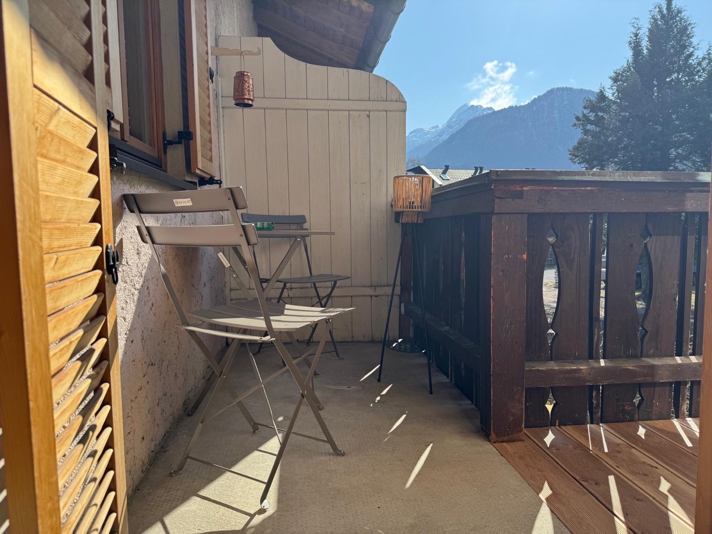 Balkon mit Bergblick in der Ferienwohnung Mittenwald